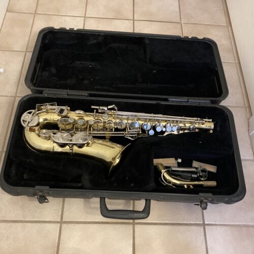 Bundy II Saxophone The Selmer Company with Case Made in USA READ