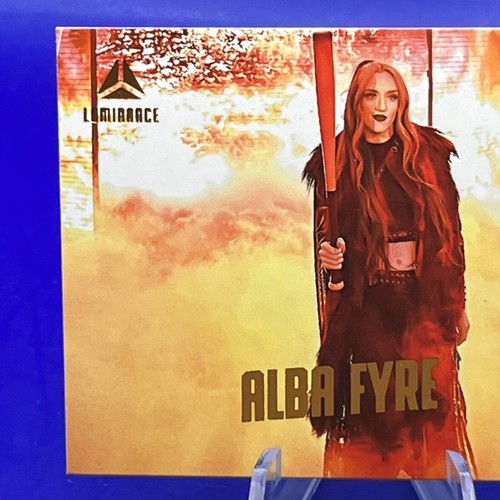 Alba Fyre 2022 WWE Chronicles Luminance Bronze Parallel - Picture 2 of 6