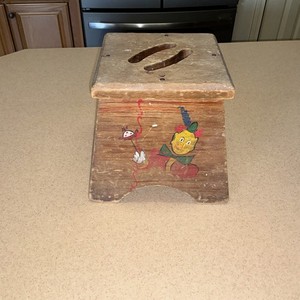 Vtg Wooden Stool Hand Painted Primitive Farm Circus Child Folk Art Motif RARE