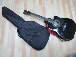 AXMAN Westerngitarre ca. 106 cm Tasche VV6376