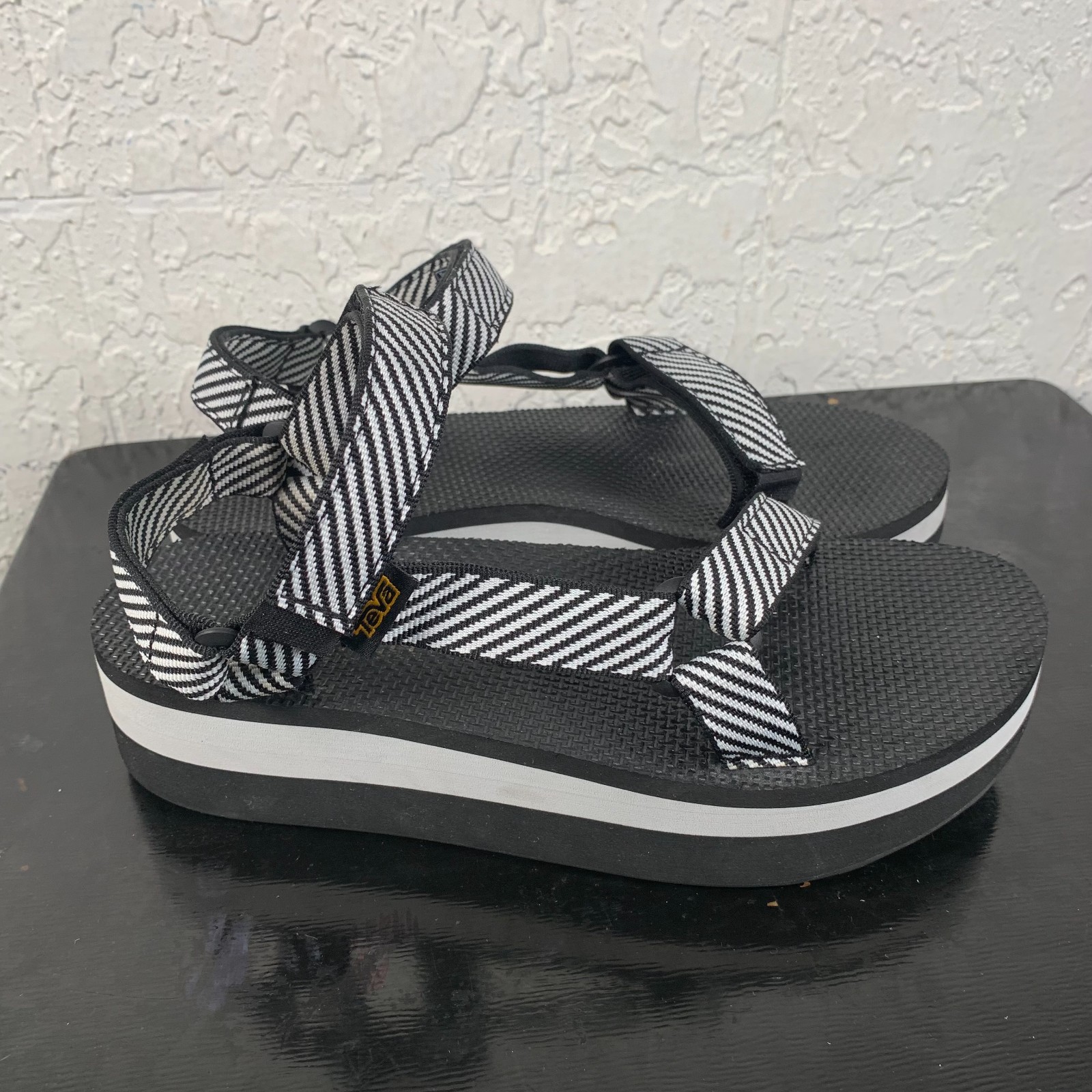 Teva Platform Sandals Womens Size 10 Black White Universal Flatform 1085 image 3