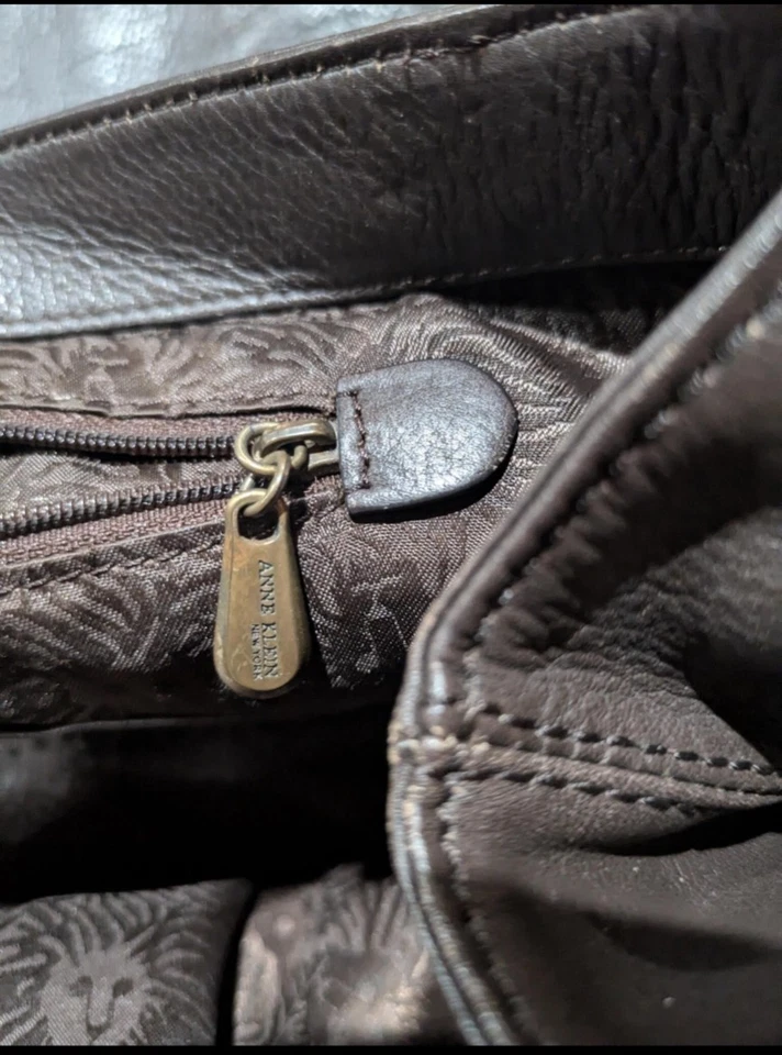 BOLSO DE MANO GRANDE DE CUERO NEGRO FLEXIBLE SUAVE vintage ANNE KLEIN ♡ en muy buen estado Foto 3 de 4