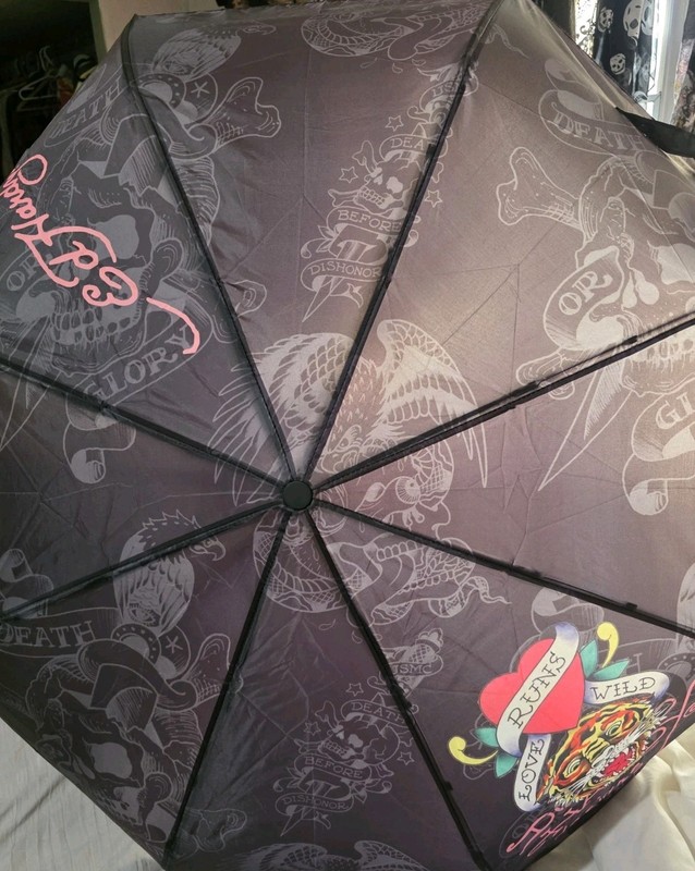 Ed Hardy Automatic Umbrella Black Tiger Love Runs Wild Tattoo NWT.