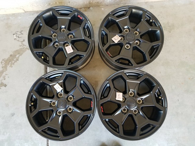 2020 Jeep Gladiator Black Silver 17" Factory OEM Wheels ...