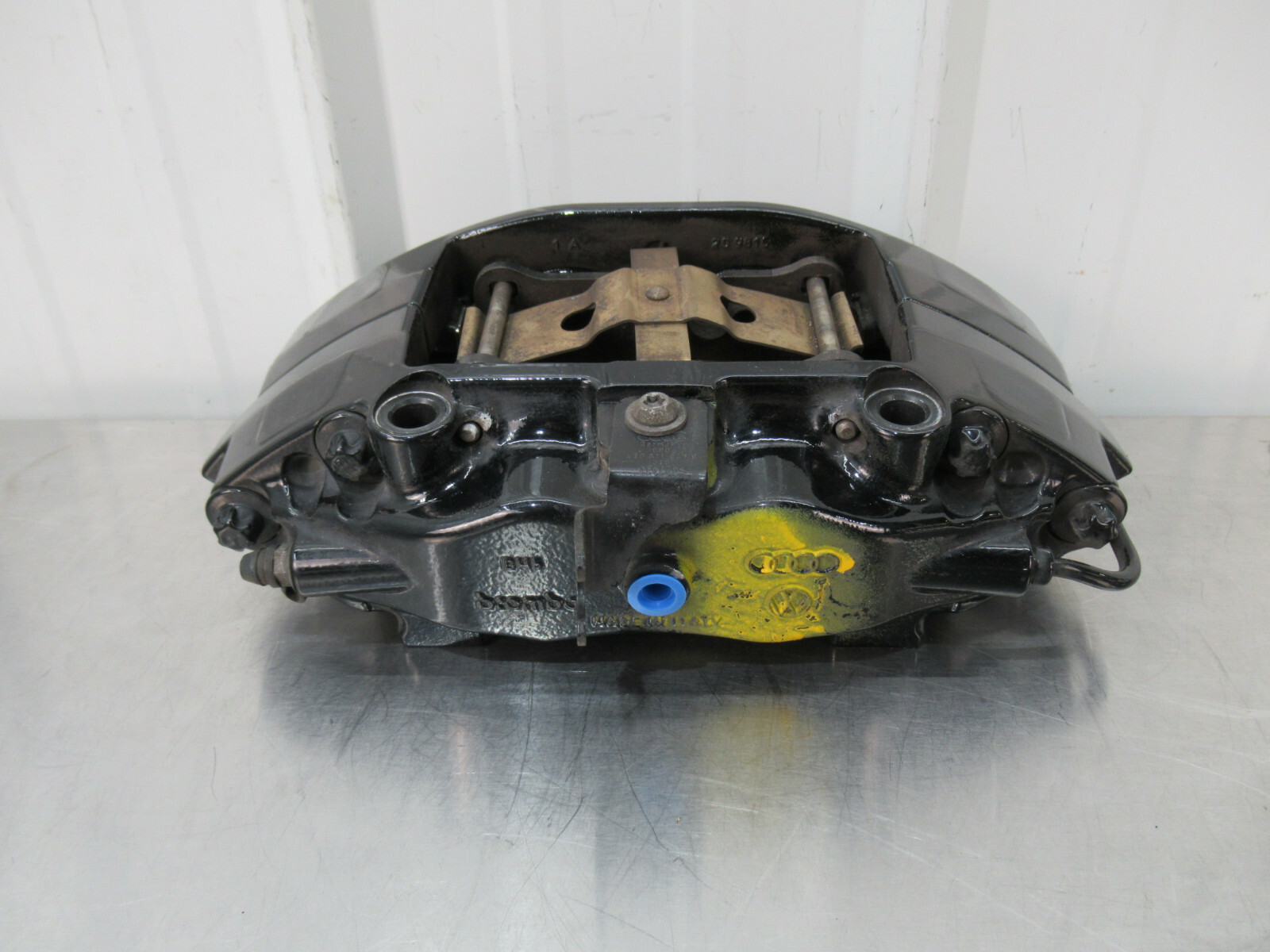 T081 2009 09 AUDI R8 LH LEFT REAR BRAKE CALIPER 420615407 | eBay