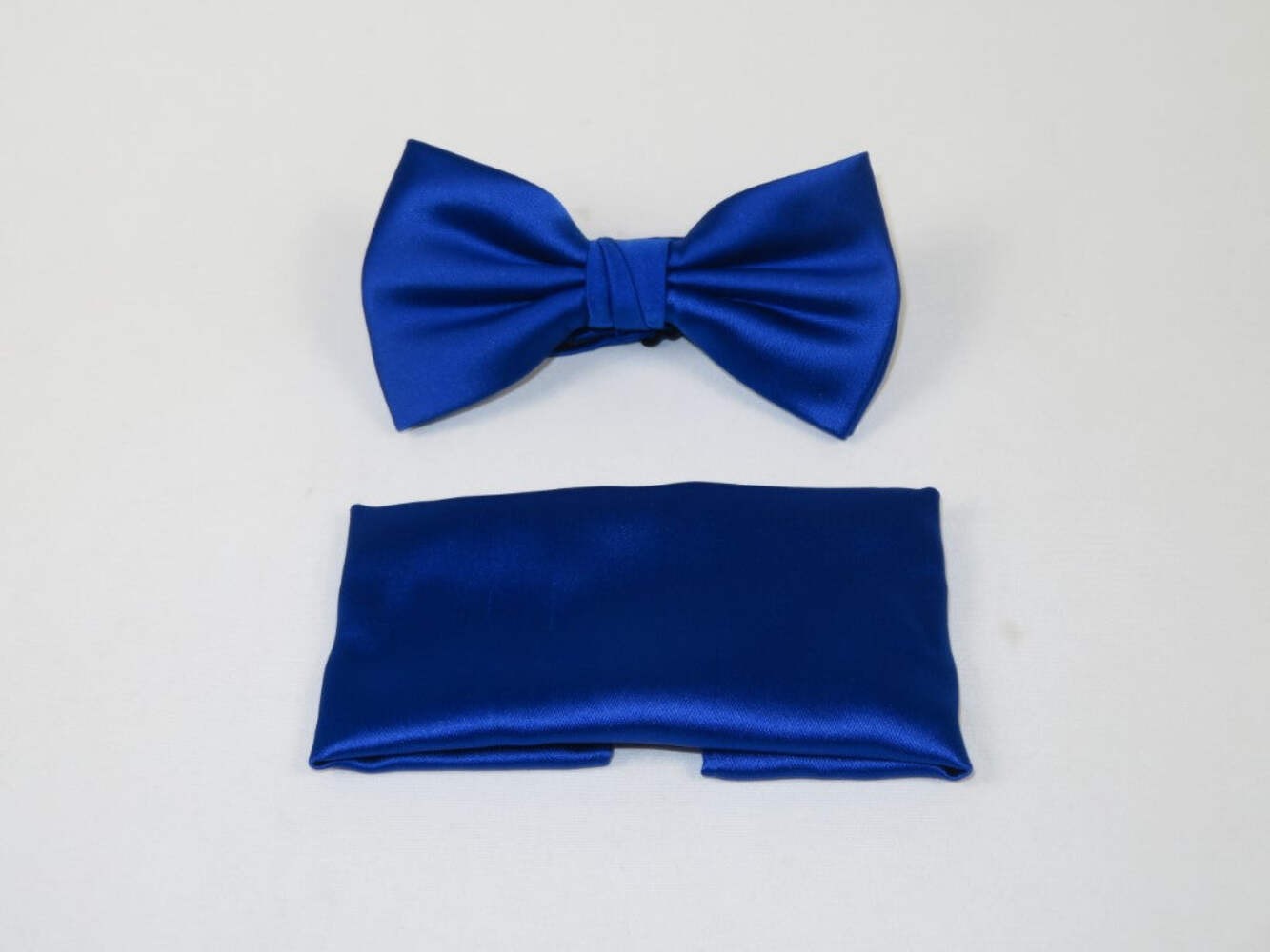 Мужской атласный шелковистый галстук-бабочка Hankie от J.Valintin из коллекции #Bow Royal Blue