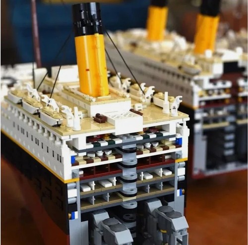 Titanic 10294 Model Building Blocks Toy Gift Set MOC Creator Style 9090pcs - Picture 14 of 16