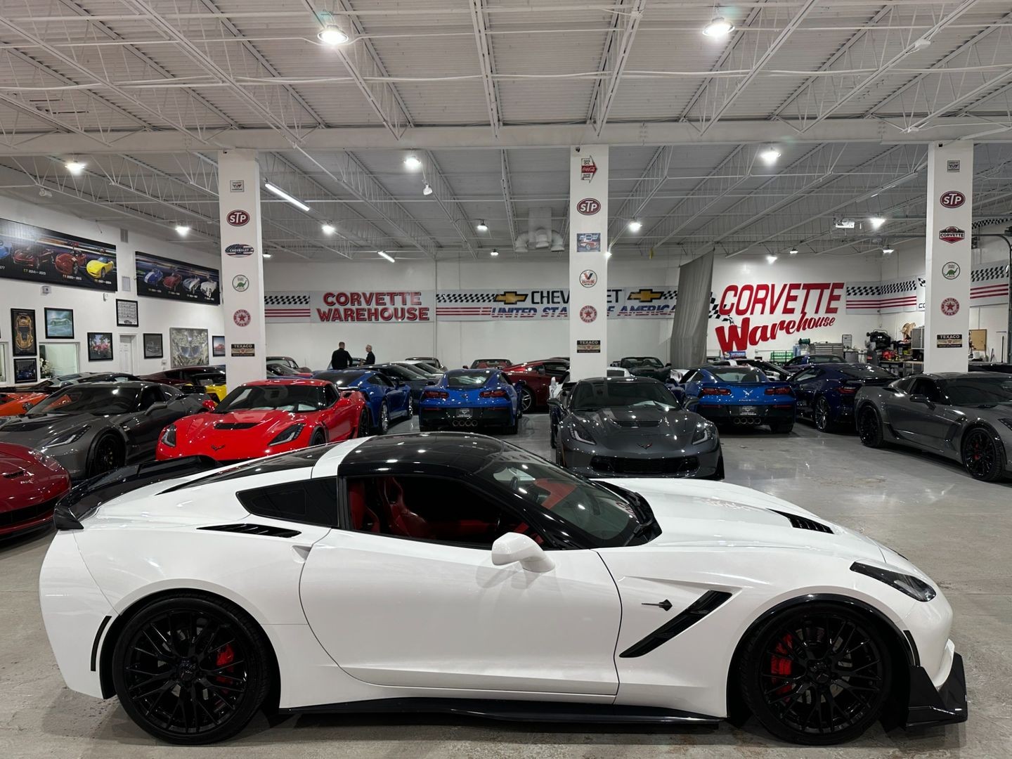 2015 [G8G] Arctic White Chevrolet Corvette   | C7 Corvette Photo 6