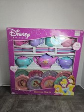Vintage 2004 Disney Princess Dinnerware Play Set 30 Pieces Service For 4 new