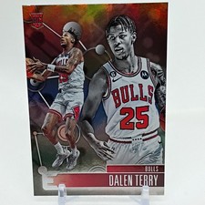 Dalen Terry 2022-23 Panini Chronicles Essentials RC #218 Bulls Rookie Holo