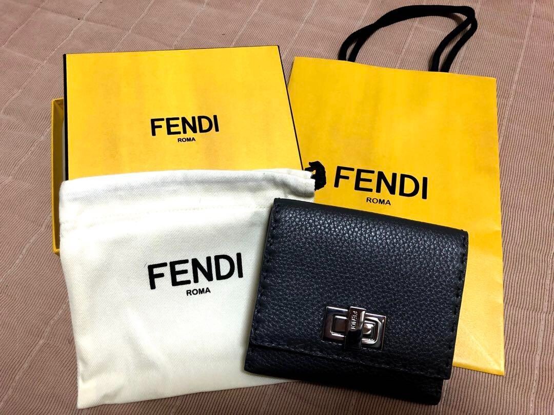 Fendi Selleria Peekaboo Medium Bifold Wallet Calf Black