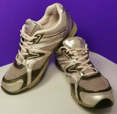 Womans ECCO size 9-9.5 USA 40 EU Sneakers. Breathable Mesh & Leather Comfort 