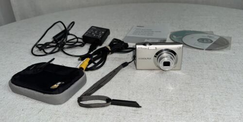Nikon COOLPIX S4000 12.0MP Digital Camera Silver Tested Working