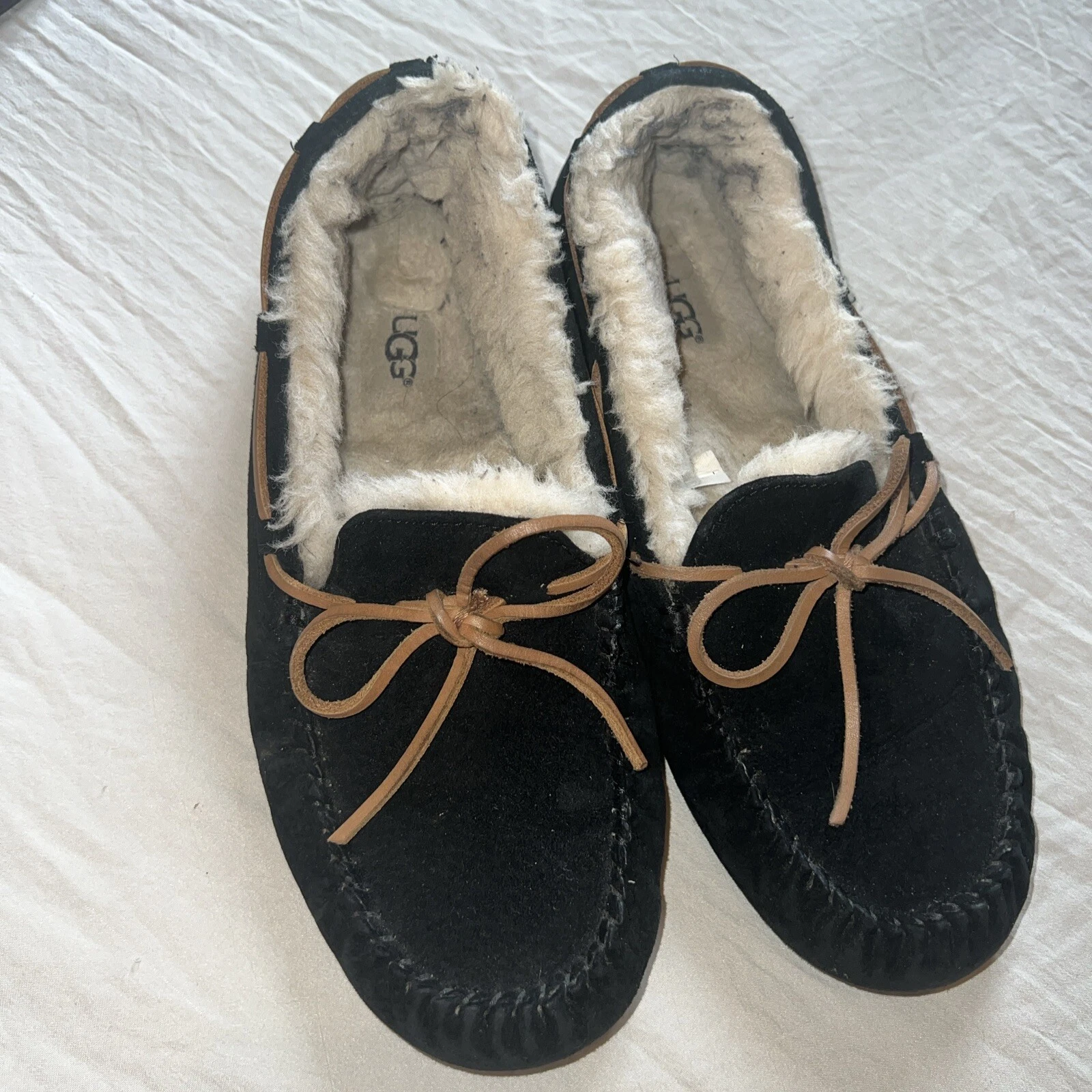 UGG DAKOTA MOCASSINI PANTOFOLE NERE SCAMOSCIATE PELLE DI PECORA TAGLIA US 9 UK 7.5 EU 40 ��