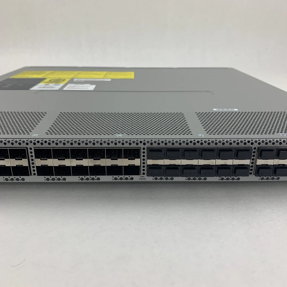 Interruptor de tela multicapa Cisco DS-C9148S-K9 MDS 9148S 16G probado 2x fuente de alimentación Foto 4 de 4