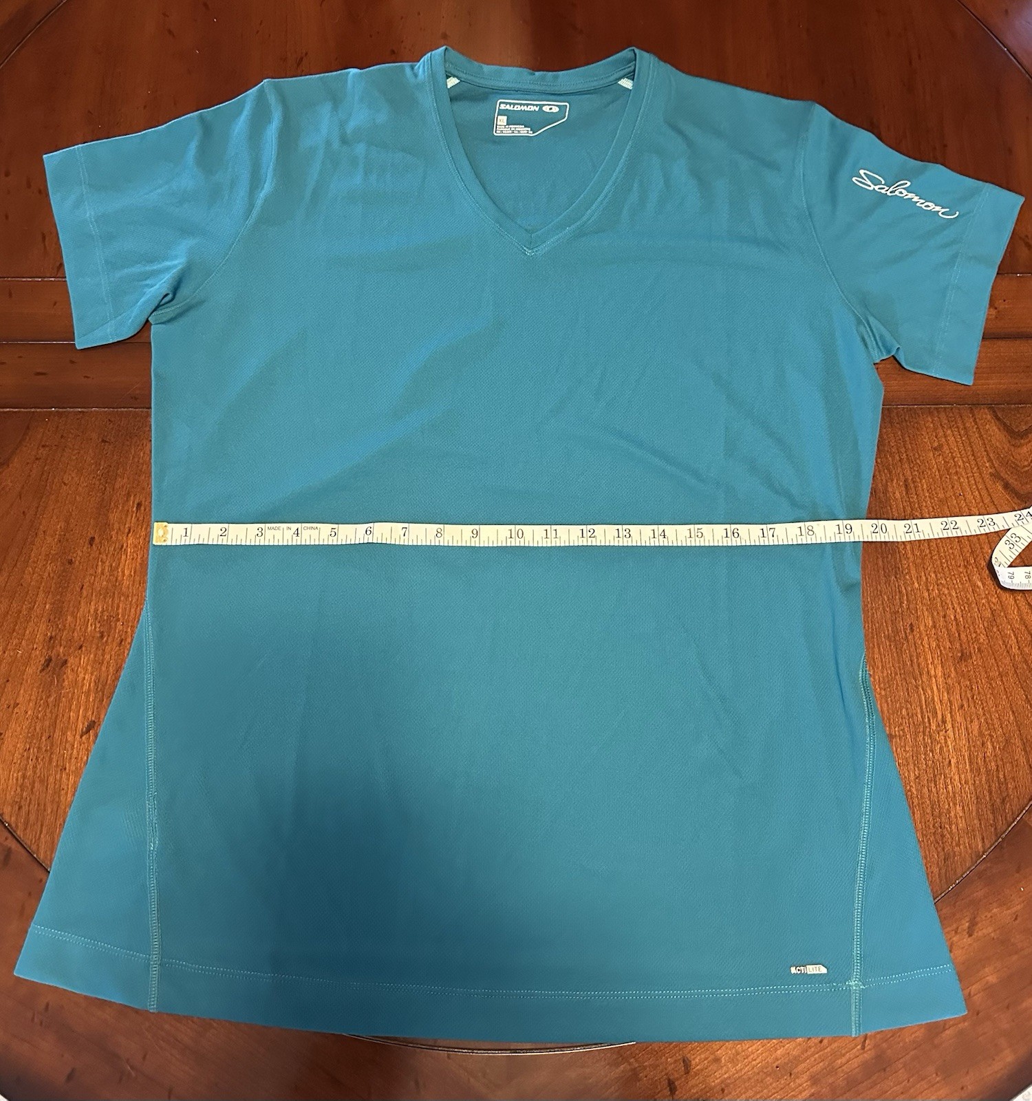 T shirt donna Salomon taglia XL nuova senza etichette