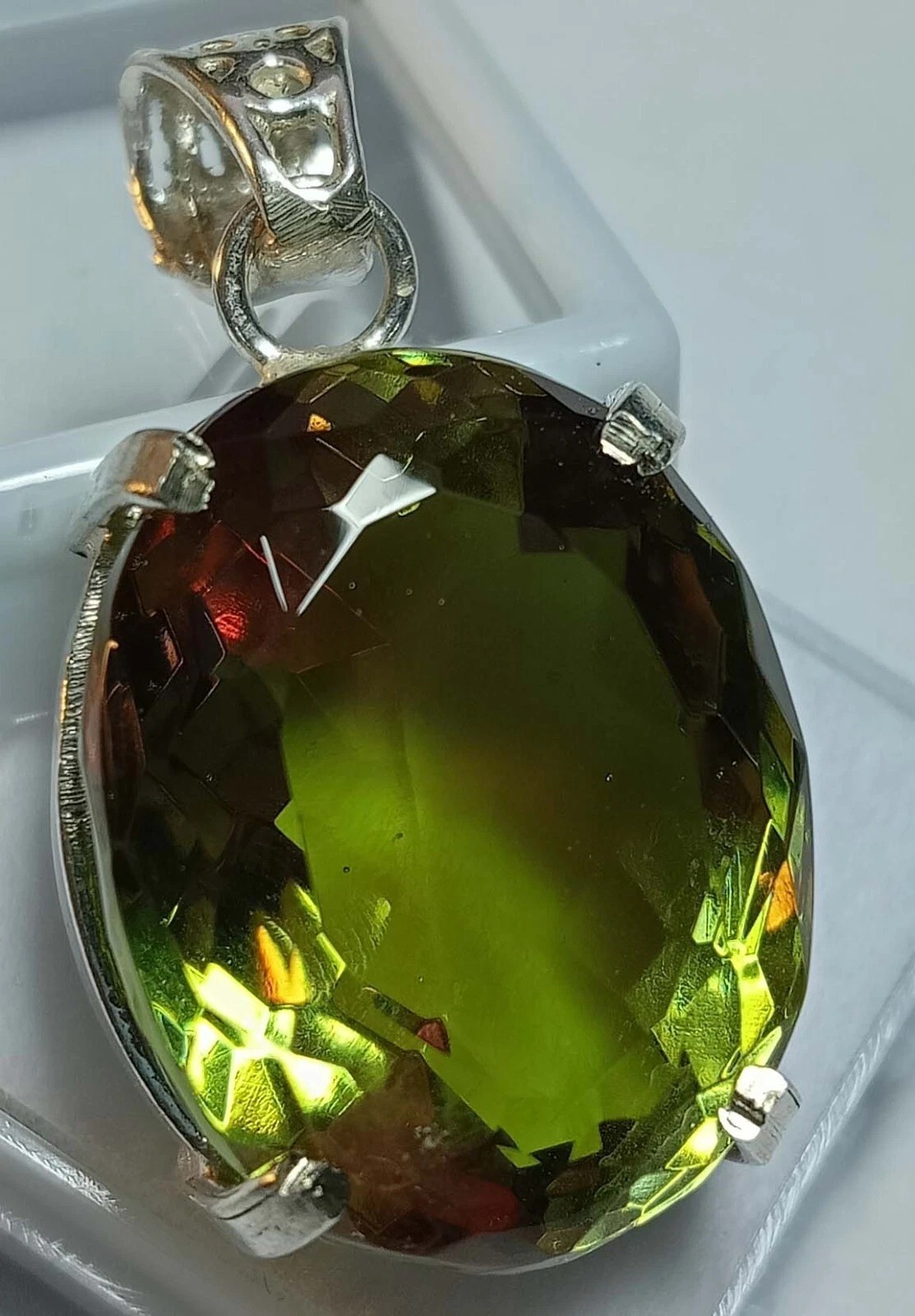 Alexandrite Pendant Oval Cut 60-62 Ct Colour Change Natural Certified Gemstone