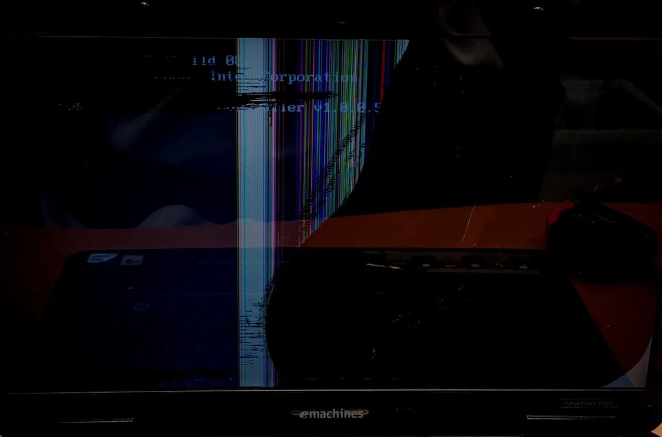 Emachines E525 Series Personal Computer - Black - Unit Only (KAWF0) *FAULTY -... - Image 4 of 4