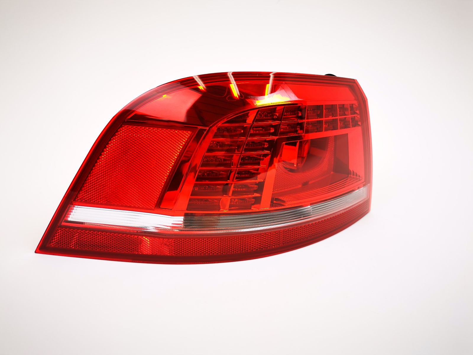 a Volkswagen PASSAT B7 Wagon Rear Left Outer LED Tail Light 