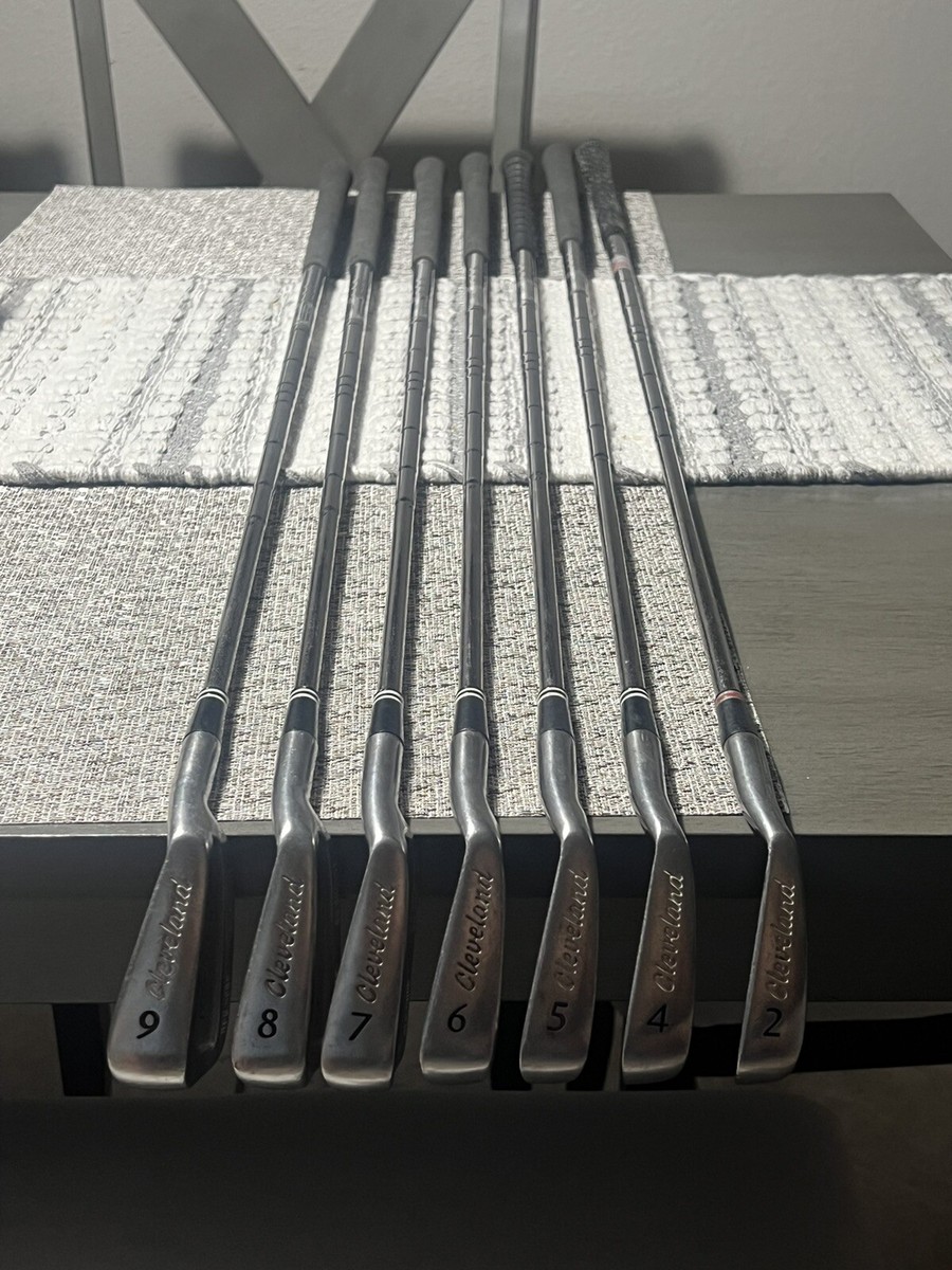 Mens Cleveland tour action iron golf set (numbers 9,8,7,6,5,4,2