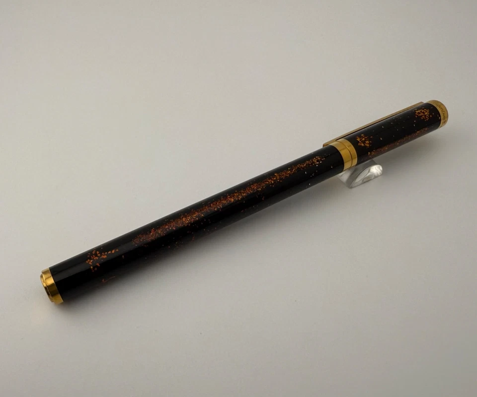 S.T. Dupont Gatsby Laque De Chine Gold Brown Lacquer Fountain Pen 18K Gold Nib - Image 4 of 4