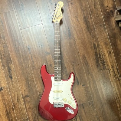 Squier Strat 2011 Red Solid Body 6-String RH Rosewood 21-Fret Trem Arm