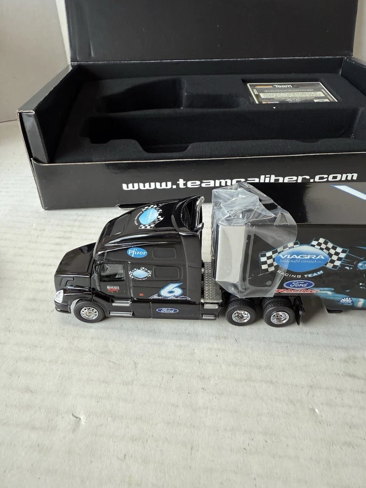 TEAM CALIBER NASCAR 2004 Racing Transporter Owner Series 1/64 Scale Mark Martin - Image 2 of 4