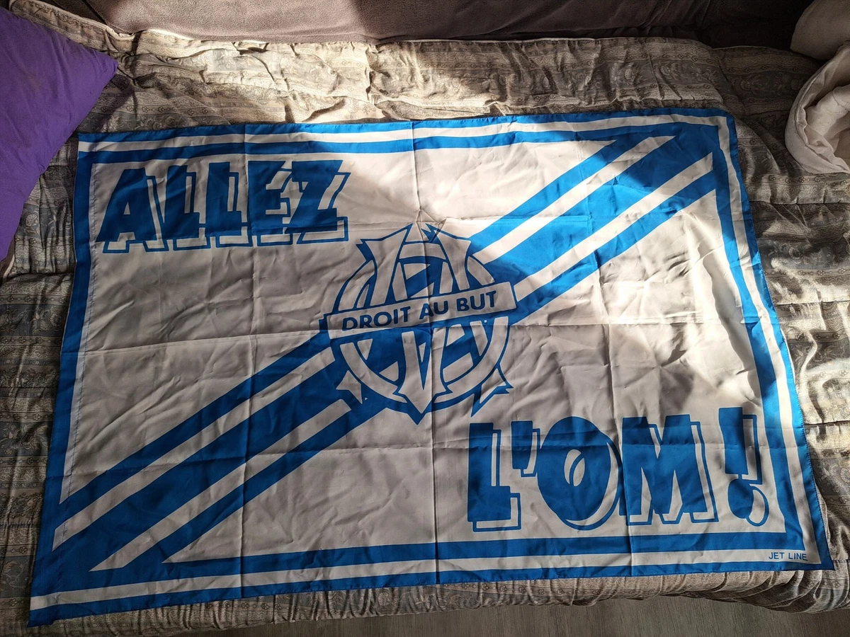 Ancien Drapeau De L'Olympique De Marseille (OM) – Modèle Rare Et Collector