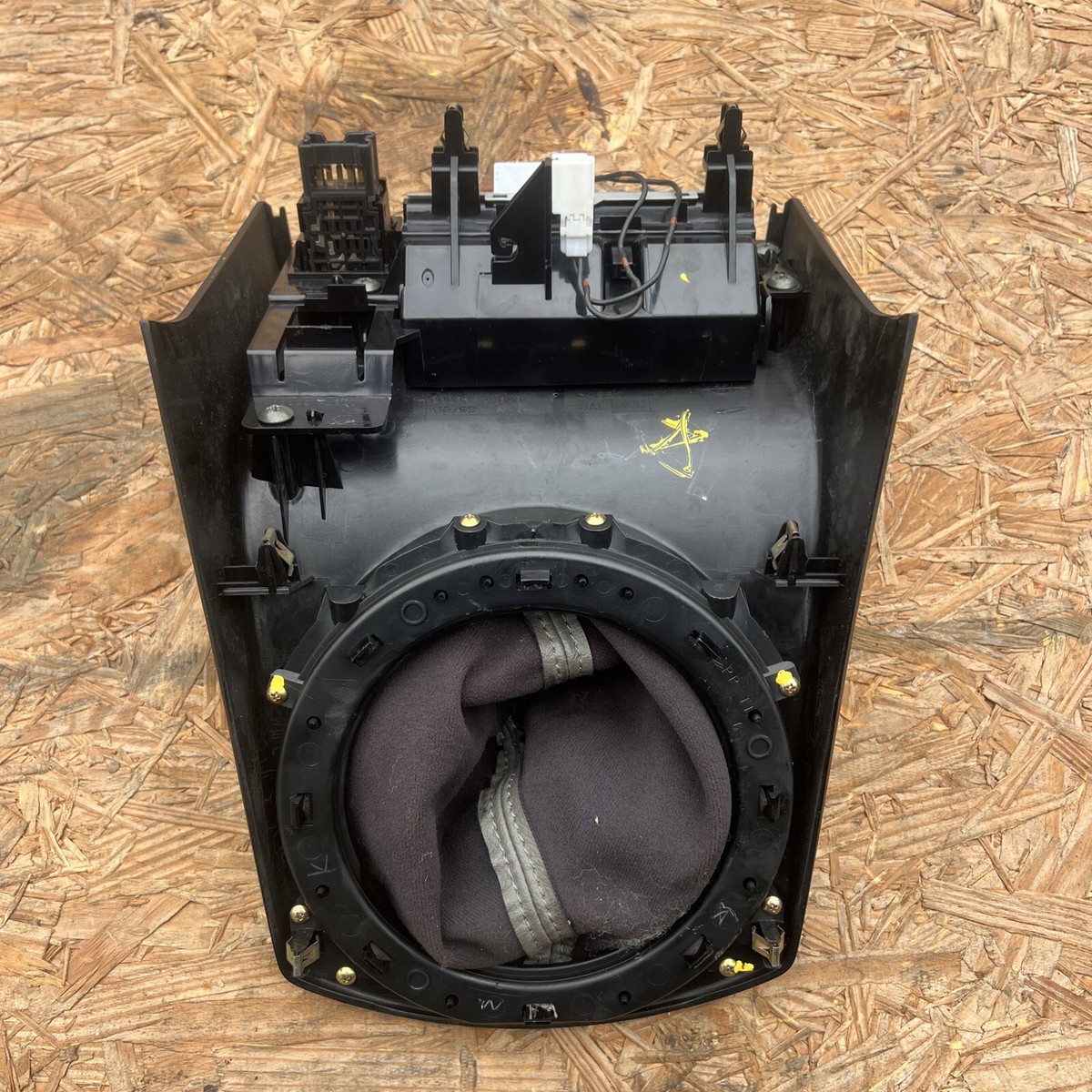 03-05 Infiniti G35 Manual Transmission Shifter Boot Trim Console