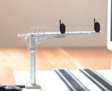 1 x HO /OO silver cantilever signal bridge LED 3 aspects double Track right side