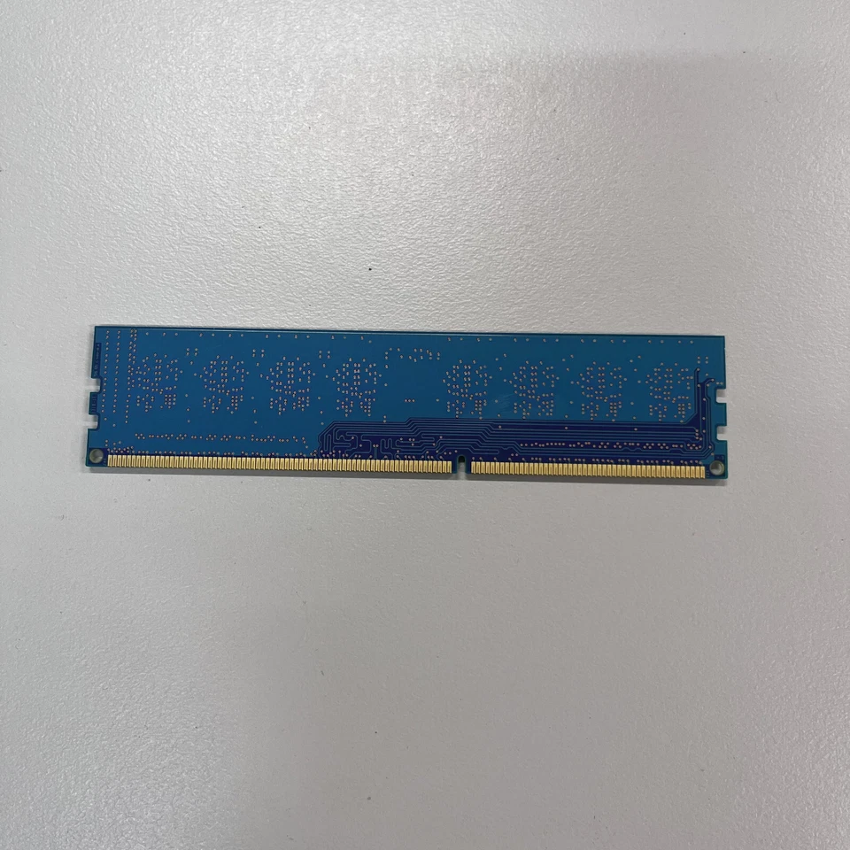 SK Hynix 4GB DDR3 RAM PC3-12800 1600MHz non-ECC Unbuffered CL11 HMT451U6AFR8C-PB - Image 3 of 3