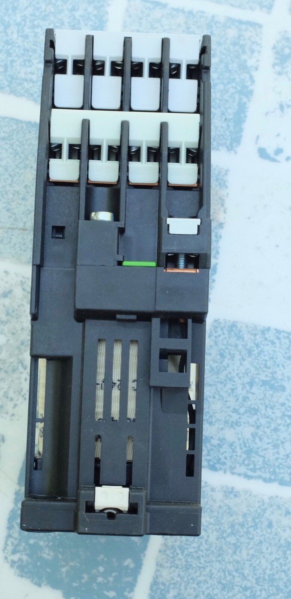 Contattore Ausiliario Siemens 3TH4253-0BB4 - 24V DC 5NA+3NC - Nuovo