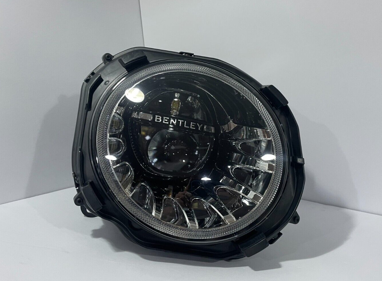 NEW 2017 - 2020 BENTLEY MULSANNE RIGHT LED HEADLIGHT COMPLETE 3Y1.941.018.Q OEM