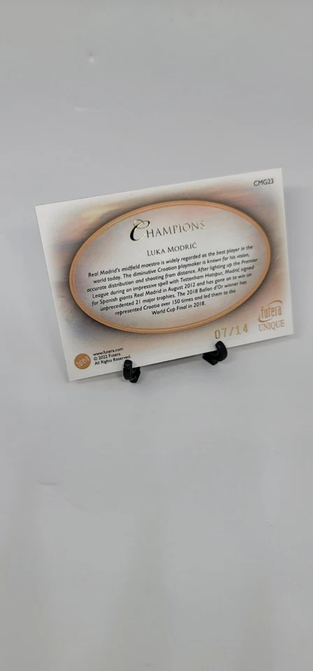 Champions Futera Luka Modric Золотая Рама 7/14 - Изображение 4 из 4