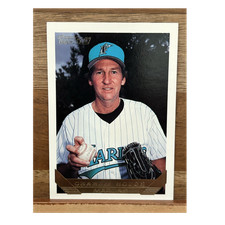 Topps 1993 Charlie Hough #520 Florida Marlins MLB Baseball Card Base Set