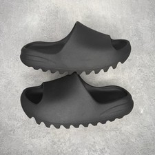 adidas Yeezy Slide Onyx pre-owned SIZE 7 Shrunk 7M/8.5W