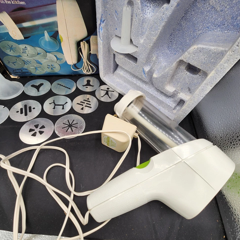 Wear Ever Super Shooter Cookie Canape & Candy Maker 70001 Tested Works Vintage - Image 2 of 4