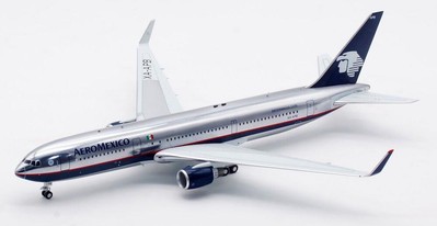 Aeromexico Boeing 767-3Q8/ER Mit Ständer 1:200 Inflight200 Silber IF763AM1123P