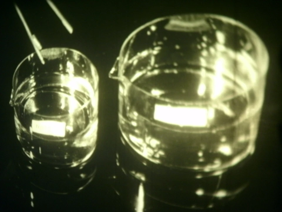 16mm Soviete education " Alkali metals " Film b/w Movie - Image 3 of 4
