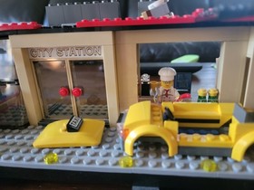 LEGO City Partial 2x Set Lot 60051 High-Speed Passenger Train 60050 Station Book