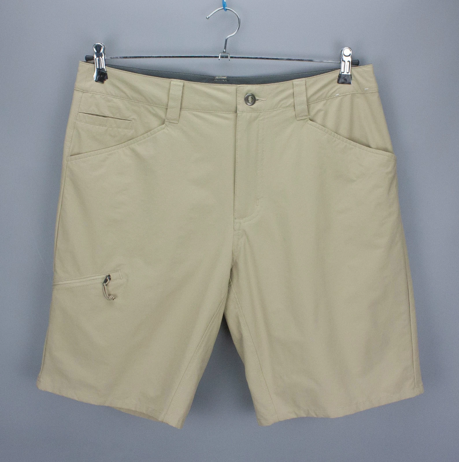 Patagonia Quandary Hiking Shorts Mens Size 34 Beige Cargo Zip Pockets Outdoor
Opens in a new window 