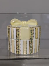 A Mother's Treasure - A Mother's Love -  Porcelain Music Box Ardleigh Elliott