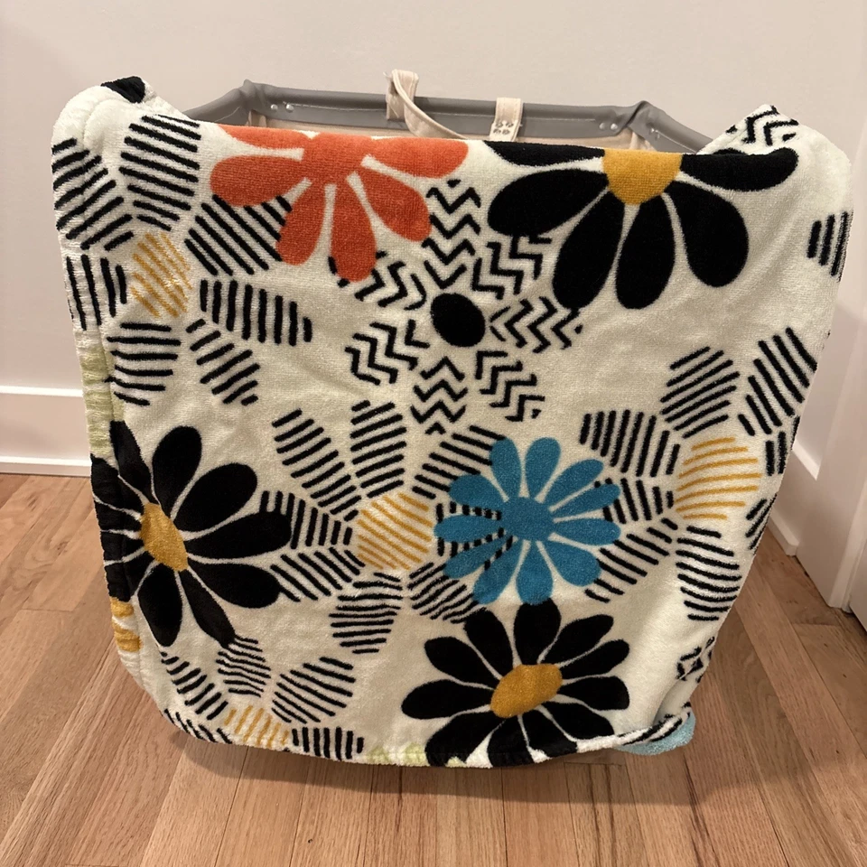 Missoni Home Cotton Floral Pattern Multicoloured Bath Towel - 22”x41” - Image 2 of 4