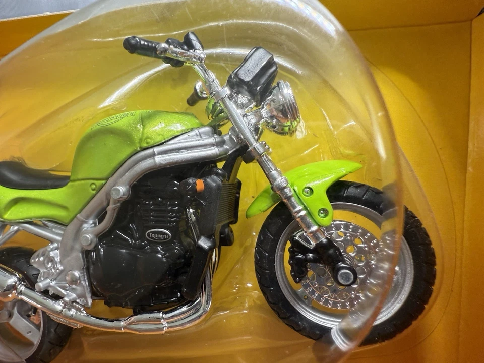 NIB Maisto Road & Track Series SET OF 3 Triumph motorcycles Daytona,RS, Speed Tr - Image 4 of 4