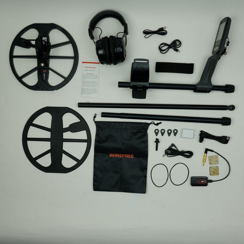 Minelab EQUINOX 800 Multi-IQ Underwater Waterproof Metal Detector