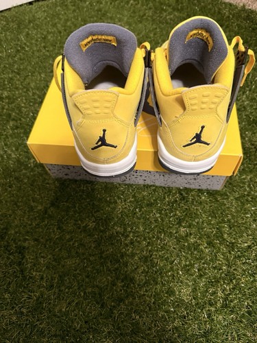 Air Jordan 4 Retro GS Lightning Size:5Y Kids - Picture 5 of 9