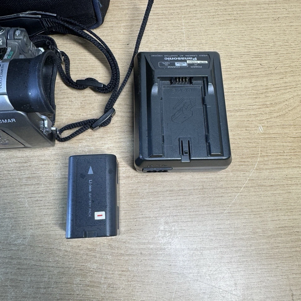 Panasonic NV-DX100B Video Recorder Camcorder With Battery Working READ DESC - Image 3 of 4