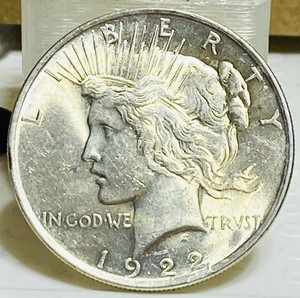 1922 PEACE SILVER DOLLAR - BRILLIANT UNCIRCULATED - Hints Of Gold !