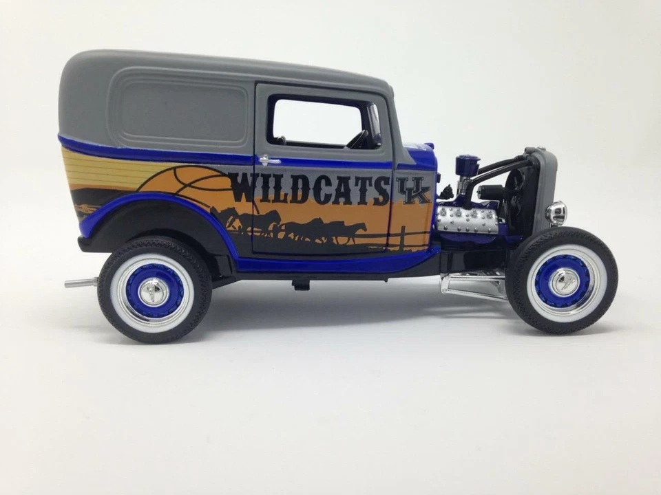 Two Piece Set Kentucky Wildcats 1932 Ford Rat Rod/1940 Ford Coupe Diecast Banks - Image 3 of 4