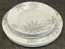 Set Of 8 Royal Norfolk Christmas Snowflake Dinner Plates Salad/Side Plates